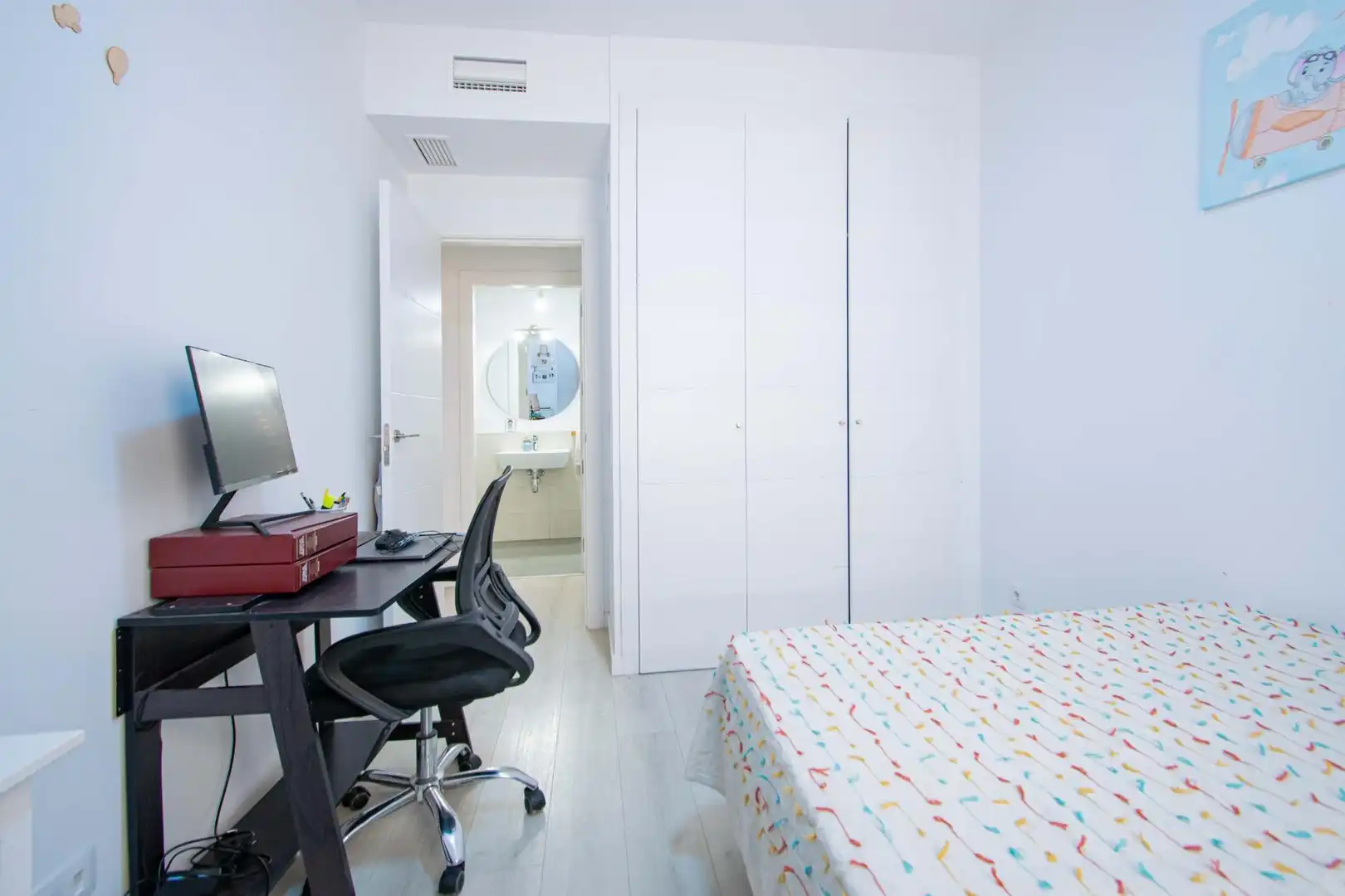 Bedroom of Flat for sale in Sevilla  with Air Conditioner, Heating and Private garden