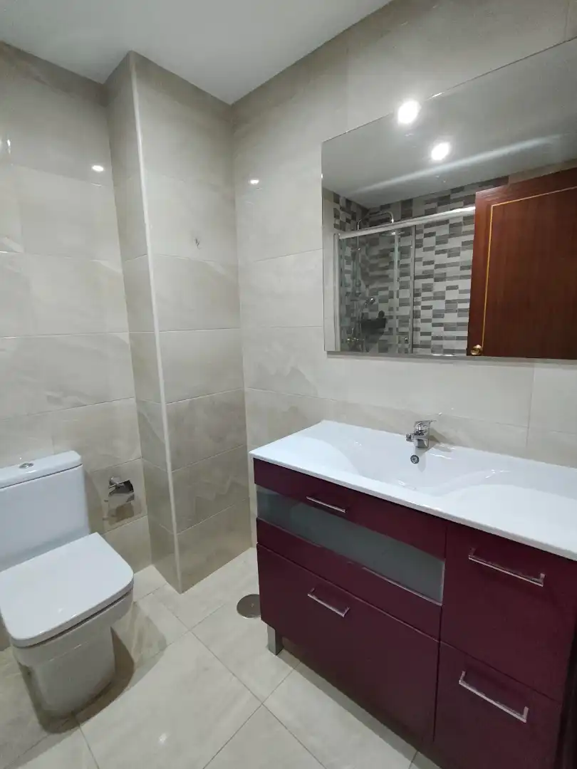 Bathroom of Flat for rent in Getafe  with Air Conditioner, Heating and Parquet flooring