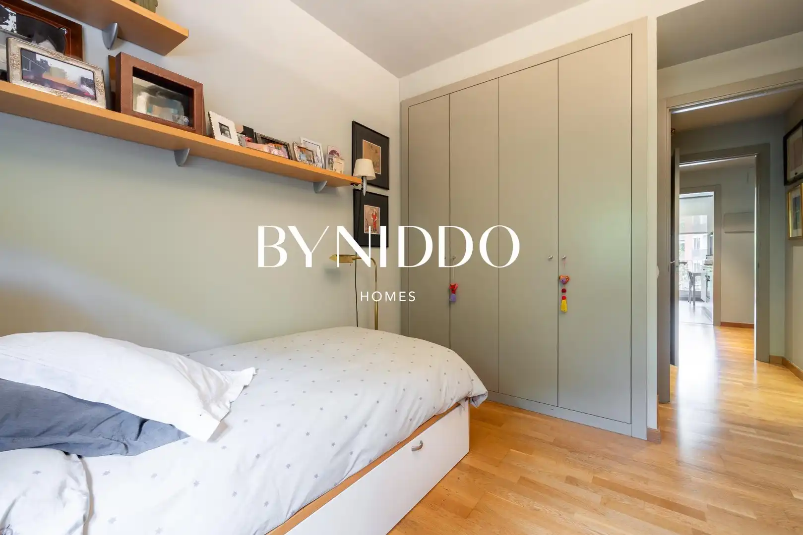 Bedroom of Flat for sale in Sant Cugat del Vallès  with Air Conditioner, Heating and Private garden