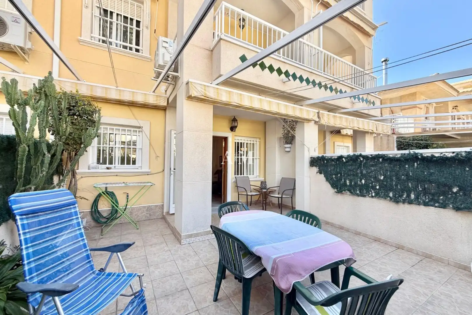 Vista exterior de Planta baixa de lloguer en Santa Pola amb Aire condicionat, Calefacció i Terrassa