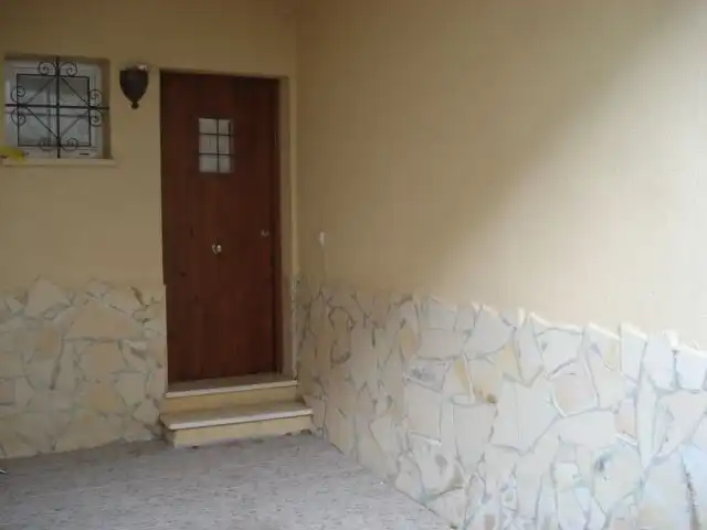 Casa adosada de lloguer en Algeciras amb Aire condicionat, Traster i Moblat
