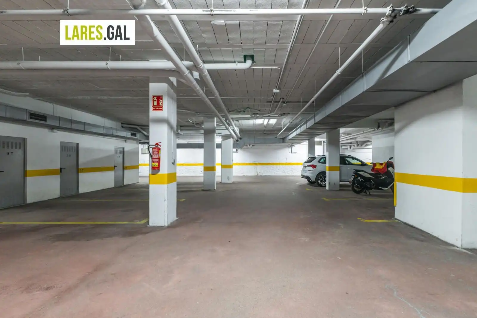 Parking de Piso en venta en Cangas  con Trastero