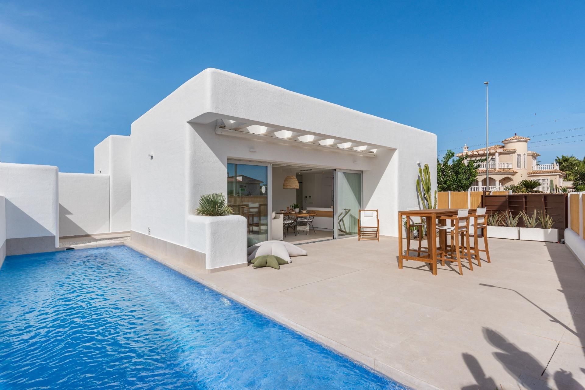 Piscina de Casa o xalet en venda en Los Alcázares amb Calefacció, Jardí privat i Terrassa