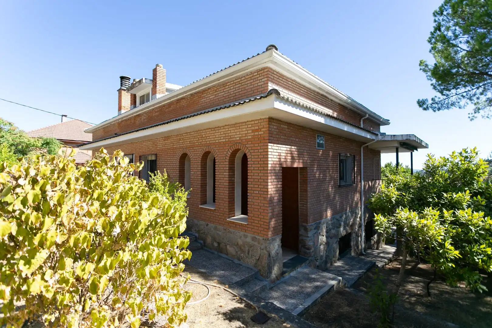Vista exterior de Casa o xalet en venda en Valdemaqueda amb Jardí privat i Traster
