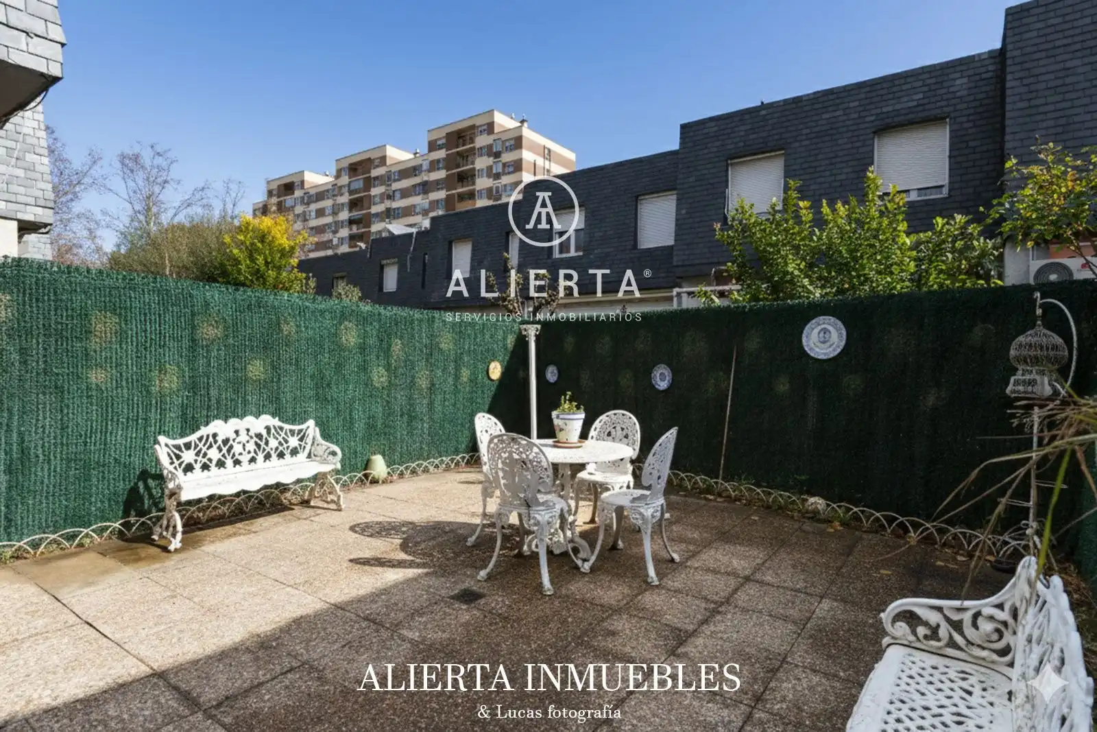 Vista exterior de Casa o chalet en venta en Zaragoza con Calefacción y Trastero