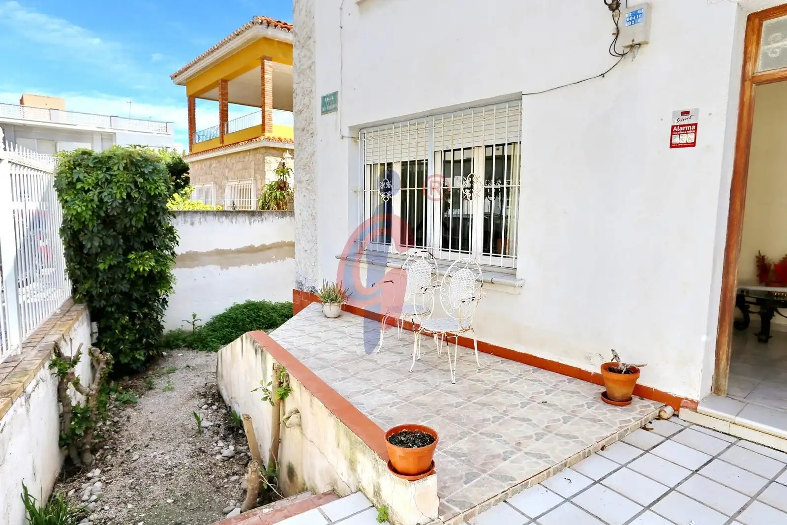 Vista exterior de Finca rústica en venda en Dolores amb Jardí privat i Moblat