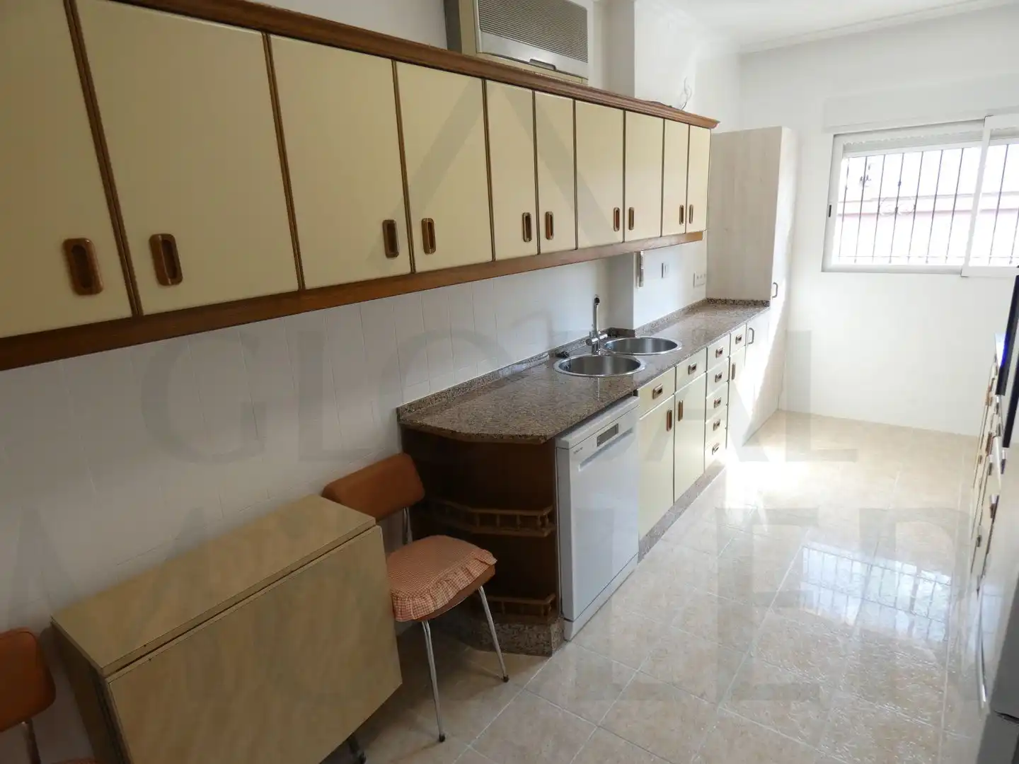 Flat for rent in Calle Ángel Bruna, 20, Ensanche