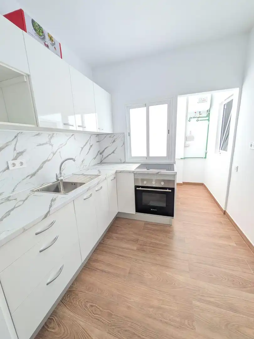 Cocina de Piso en venta en Las Palmas de Gran Canaria con Balcón