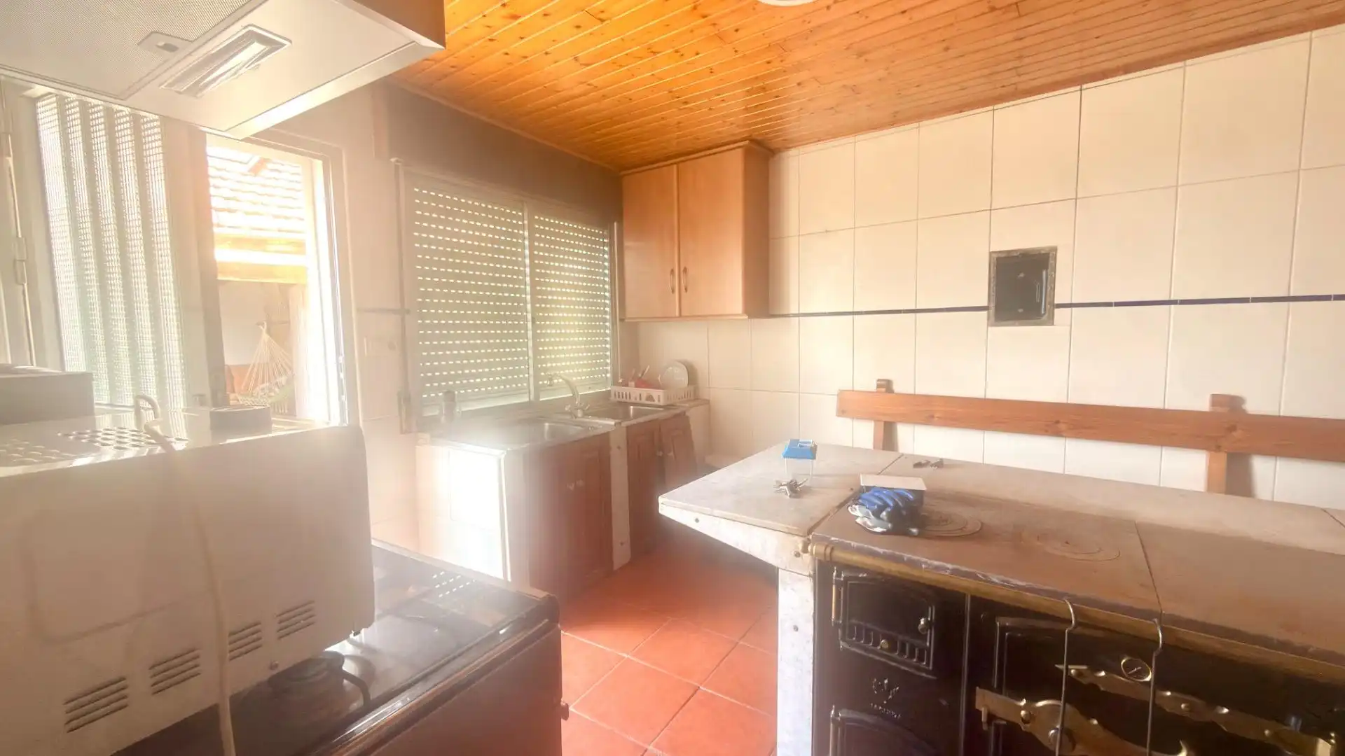 Cuina de Casa o xalet en venda en Dozón amb Calefacció, Terrassa i Traster