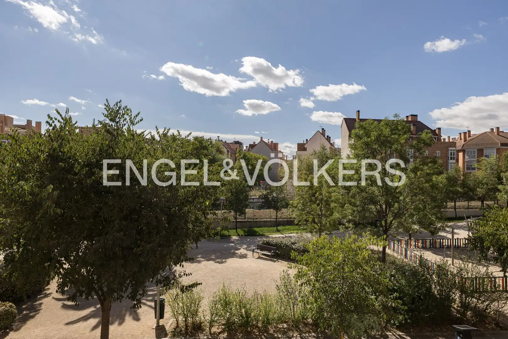 Terrassa de Pis de lloguer en Madrid amb Aire condicionat, Calefacció i Piscina
