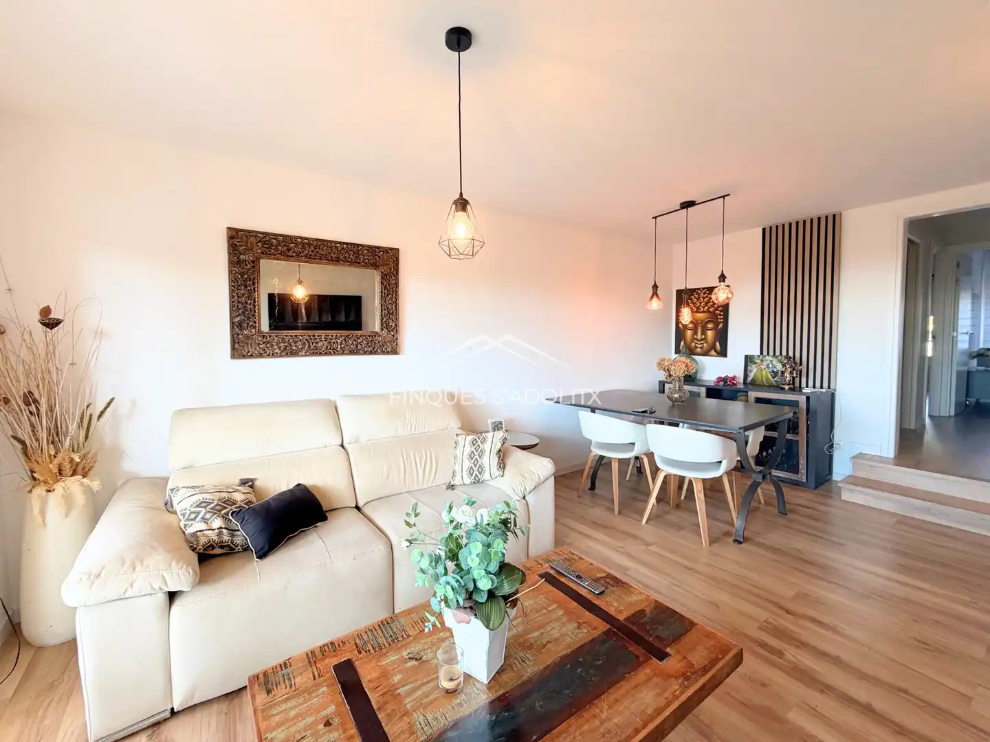 Sala d'estar de Planta baixa en venda en Castell d'Aro, Platja d'Aro i s'Agaró amb Aire condicionat, Calefacció i Jardí privat