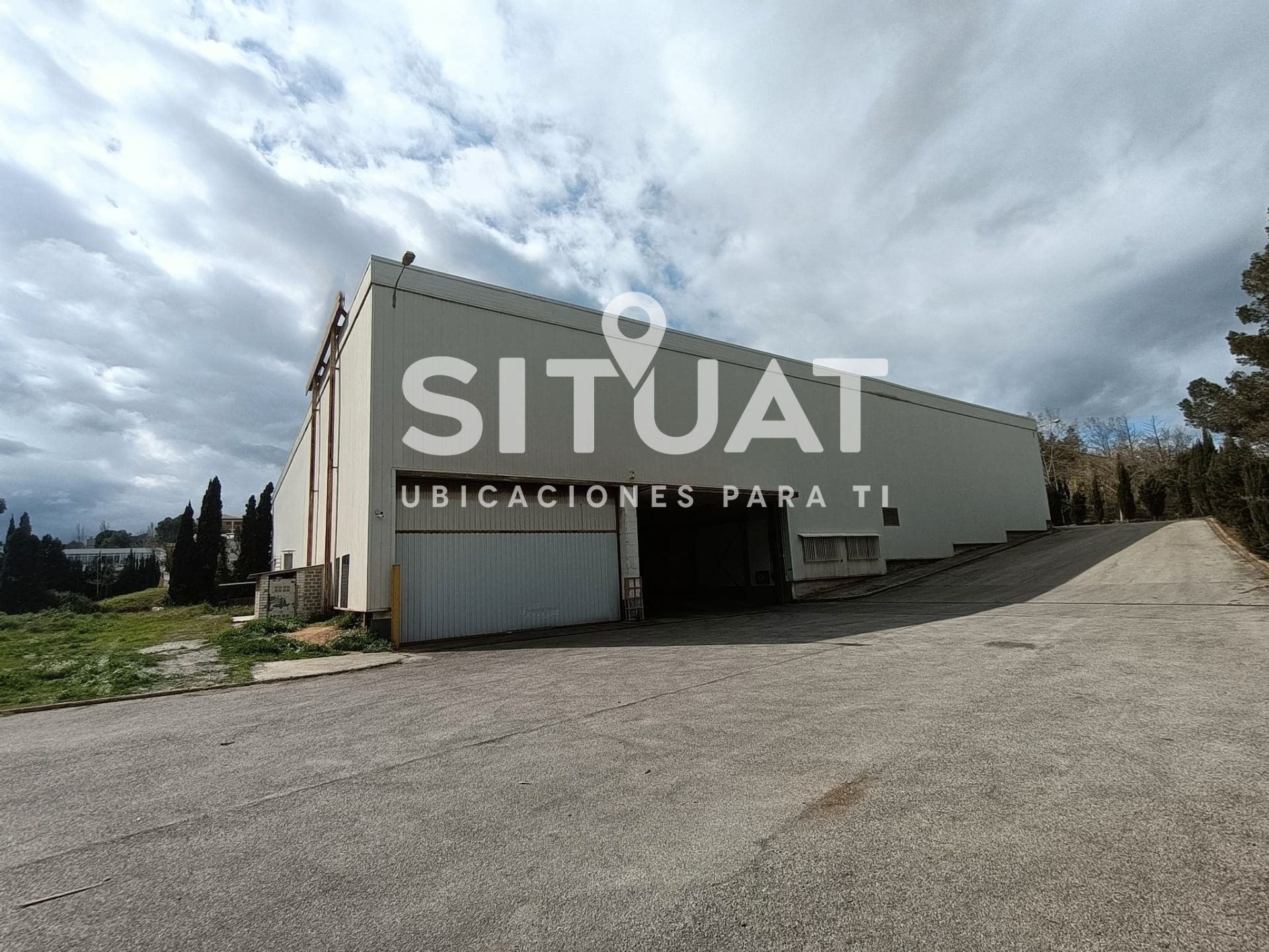 Vista exterior de Nau industrial en venda en Castellbisbal amb Calefacció i Alarma