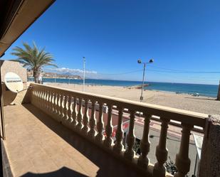 Vista exterior de Pis en venda en El Campello amb Calefacció, Parquet i Terrassa