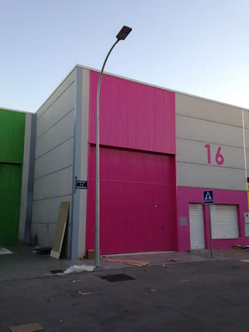 Außenansicht von Fabrikhallen zum Verkauf in Melilla