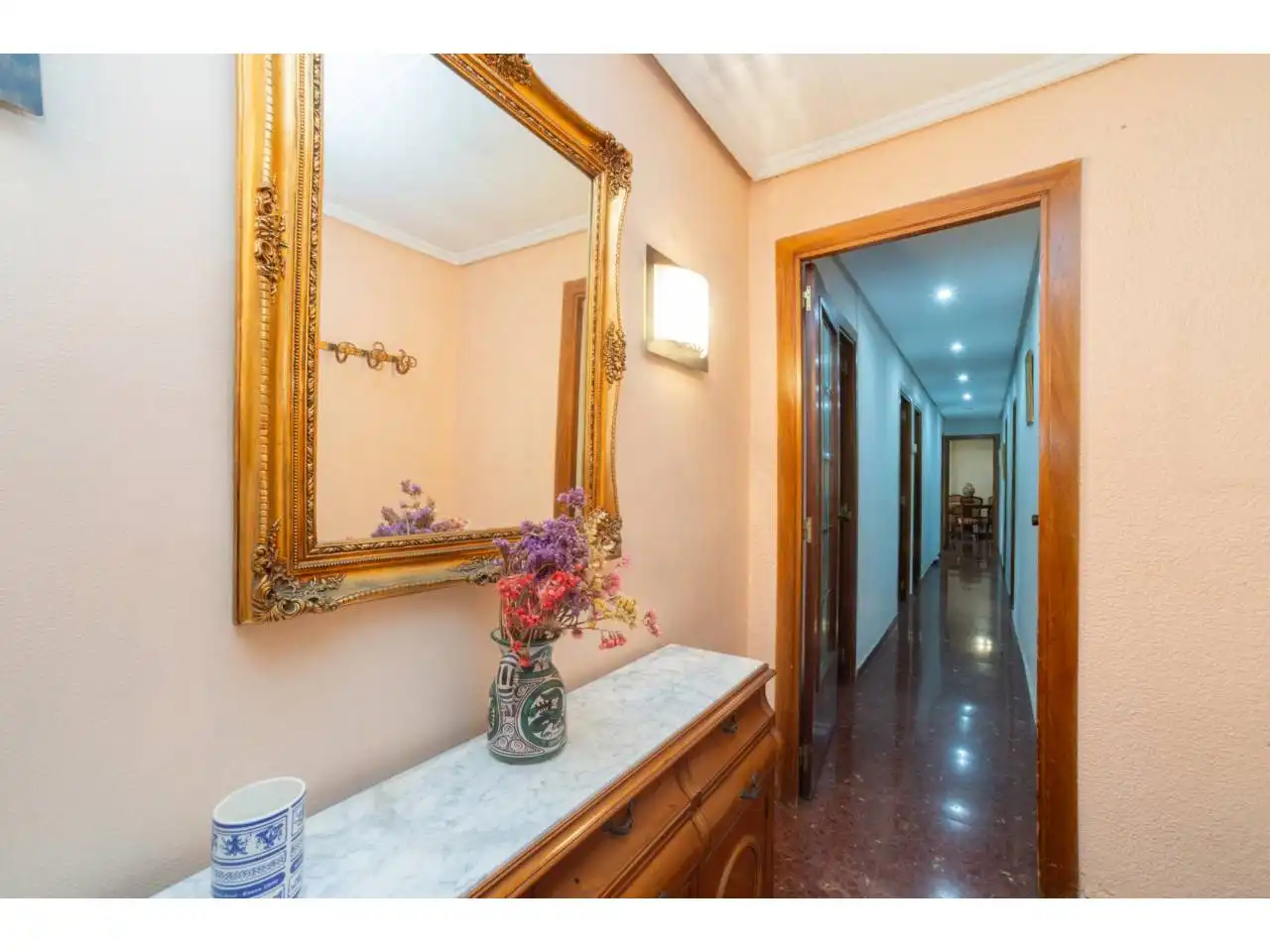 Flat for sale in Valencia  with Air Conditioner, Terrace and Furnished