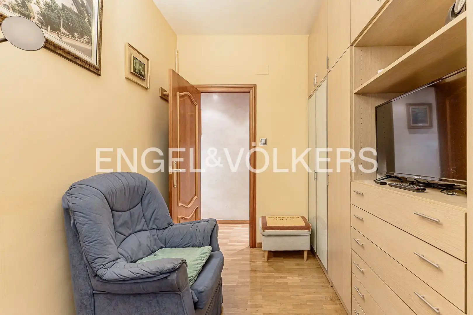 Flat for sale in Barcelona  with Air Conditioner, Heating and Furnished