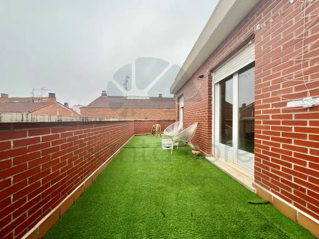Terrasse von Dachboden zum Verkauf in Lardero mit Klimaanlage, Terrasse und Möbliert