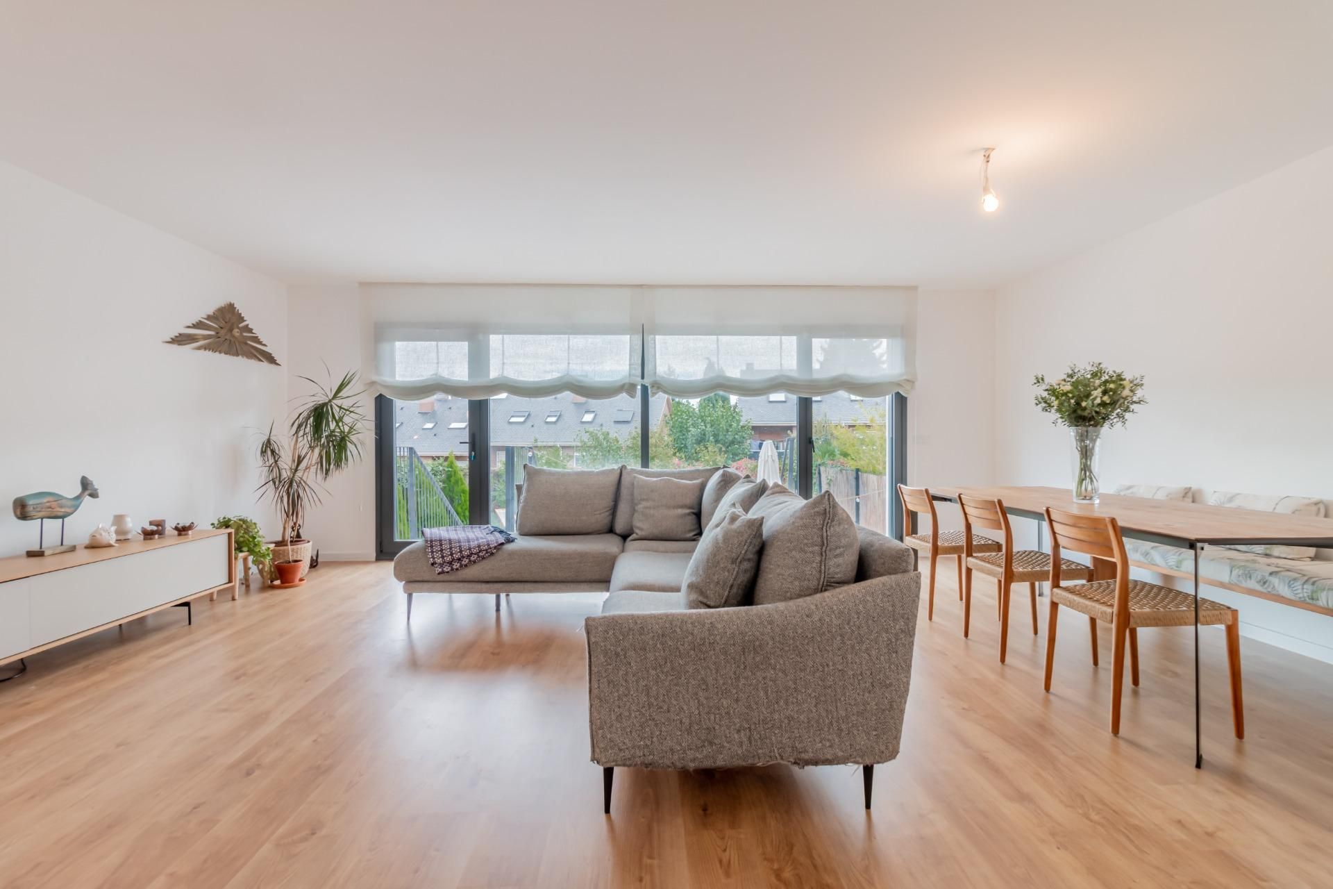 Living room of Single-family semi-detached for sale in Pozuelo de Alarcón