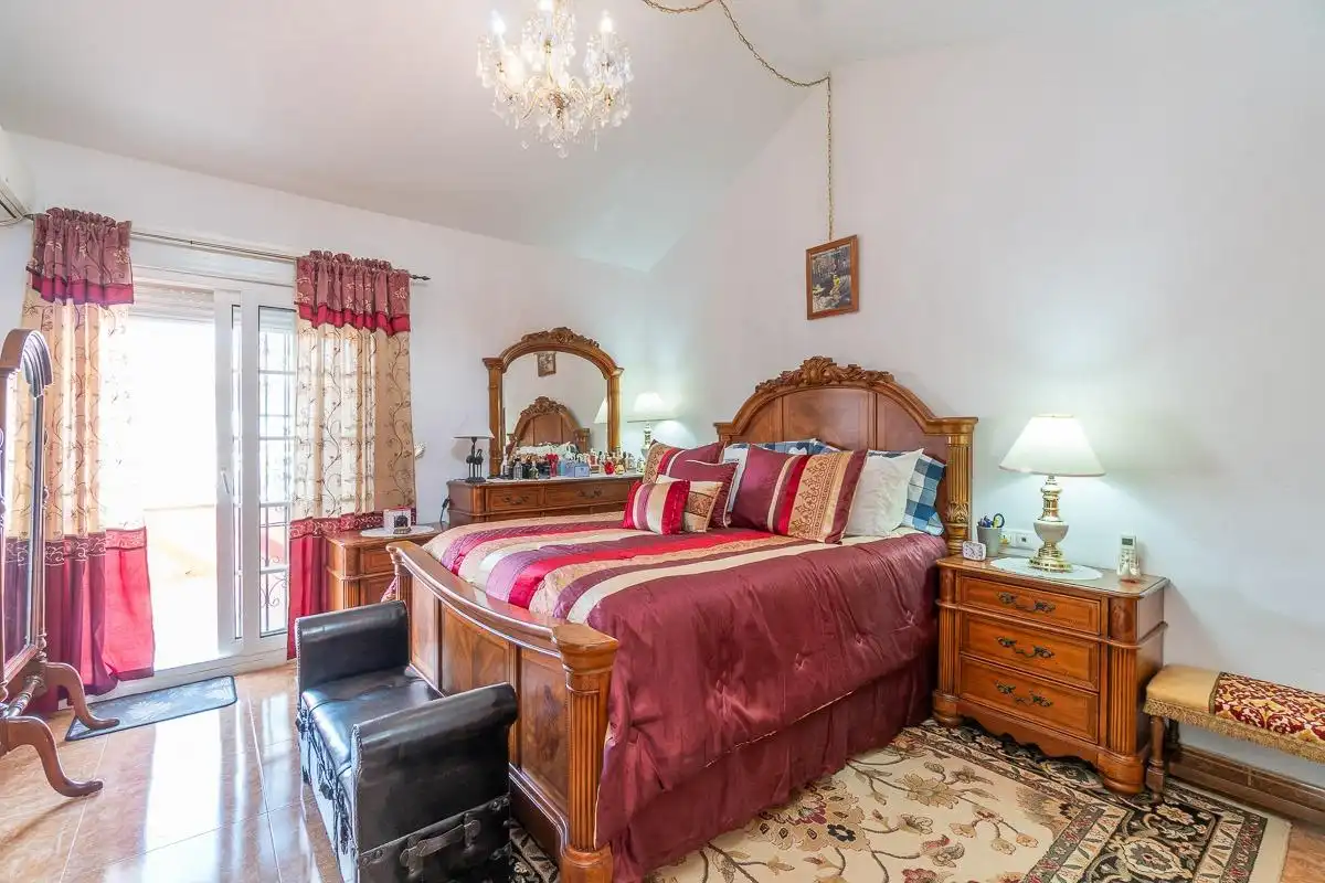 Habitación de Casa o chalet en venta en Orihuela con Aire acondicionado, Jardín privado y Trastero