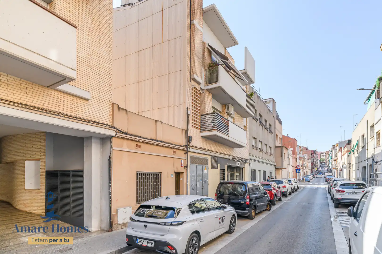 Vista exterior de Casa adosada en venda en Gavà amb Forn i Microones