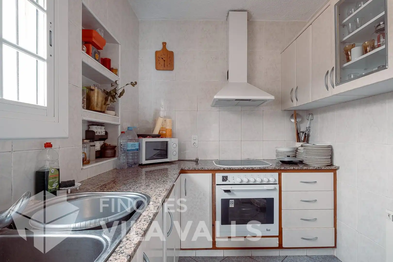 Cuina de Casa o xalet en venda en Sant Feliu de Codines amb Jardí privat i Piscina