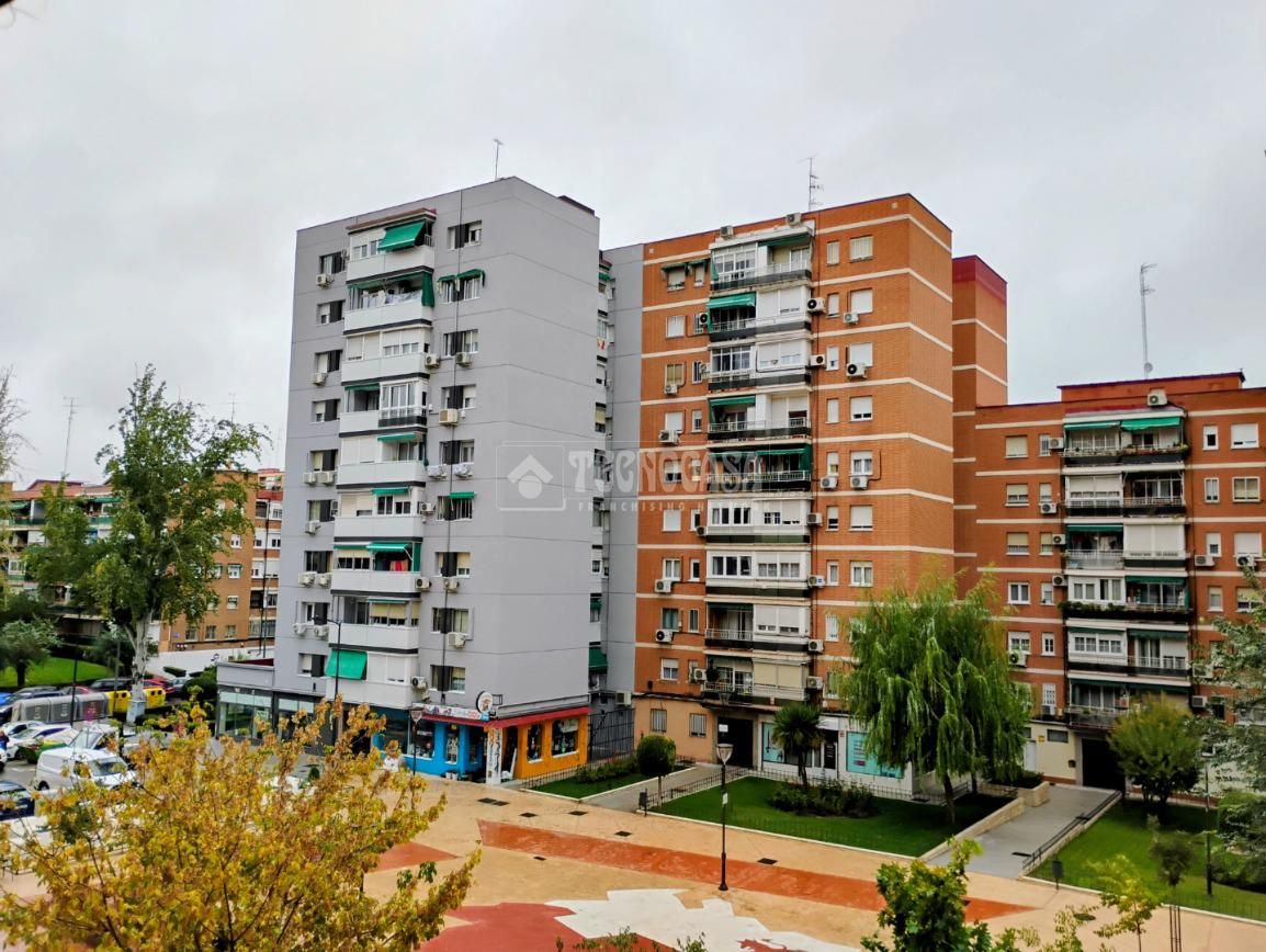 Vista exterior de Piso en venta en Leganés con Aire acondicionado, Calefacción y Terraza