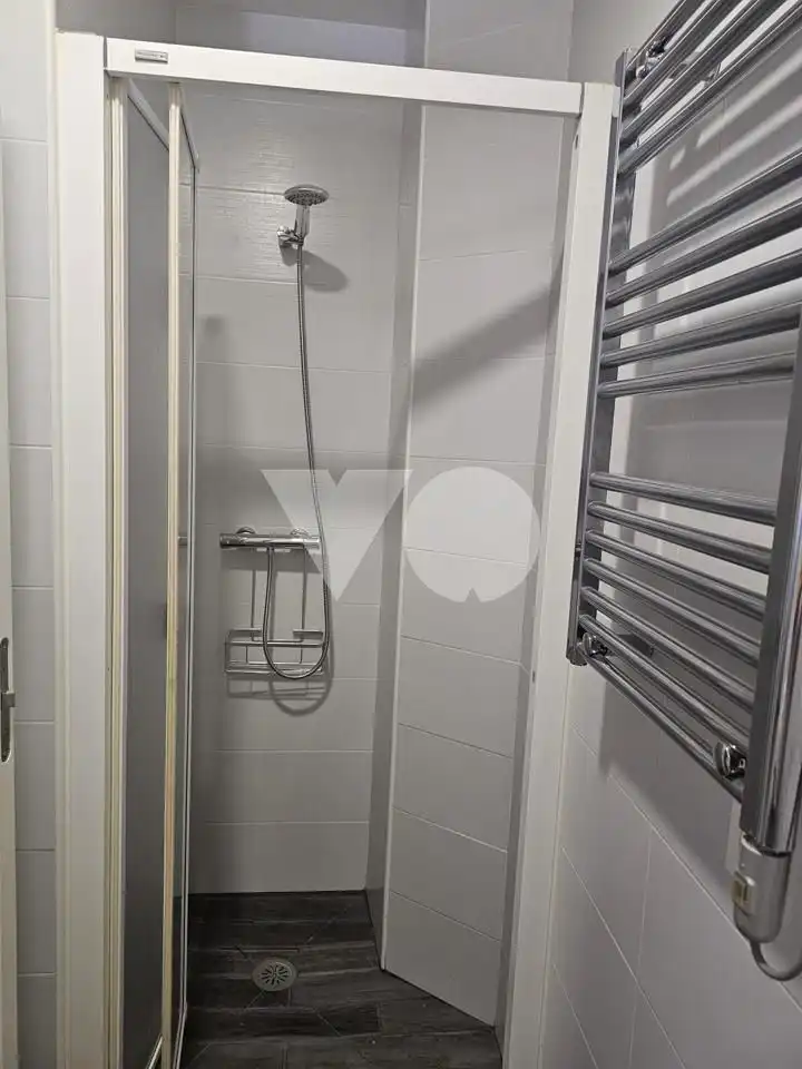 Bany de Planta baixa en venda en Madrid amb Aire condicionat