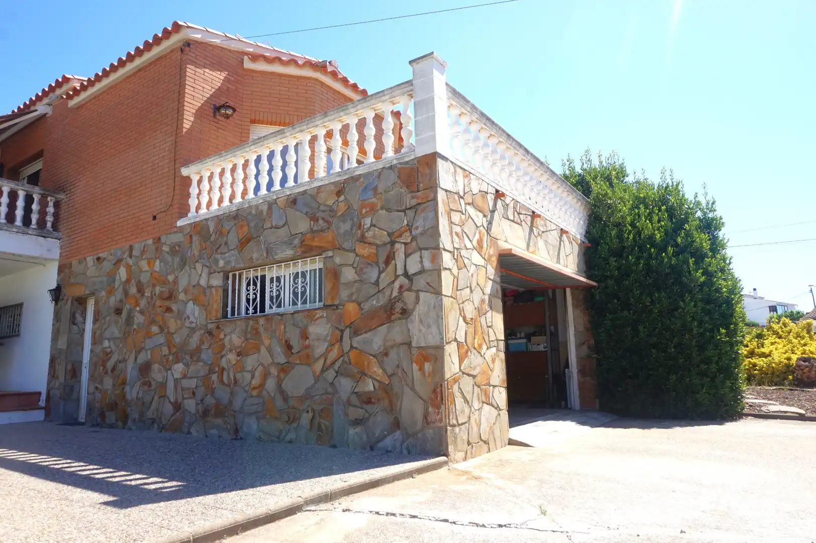 Exterior view of Houses for sale in Pineda de Mar  with Heating, Private garden and Terrace