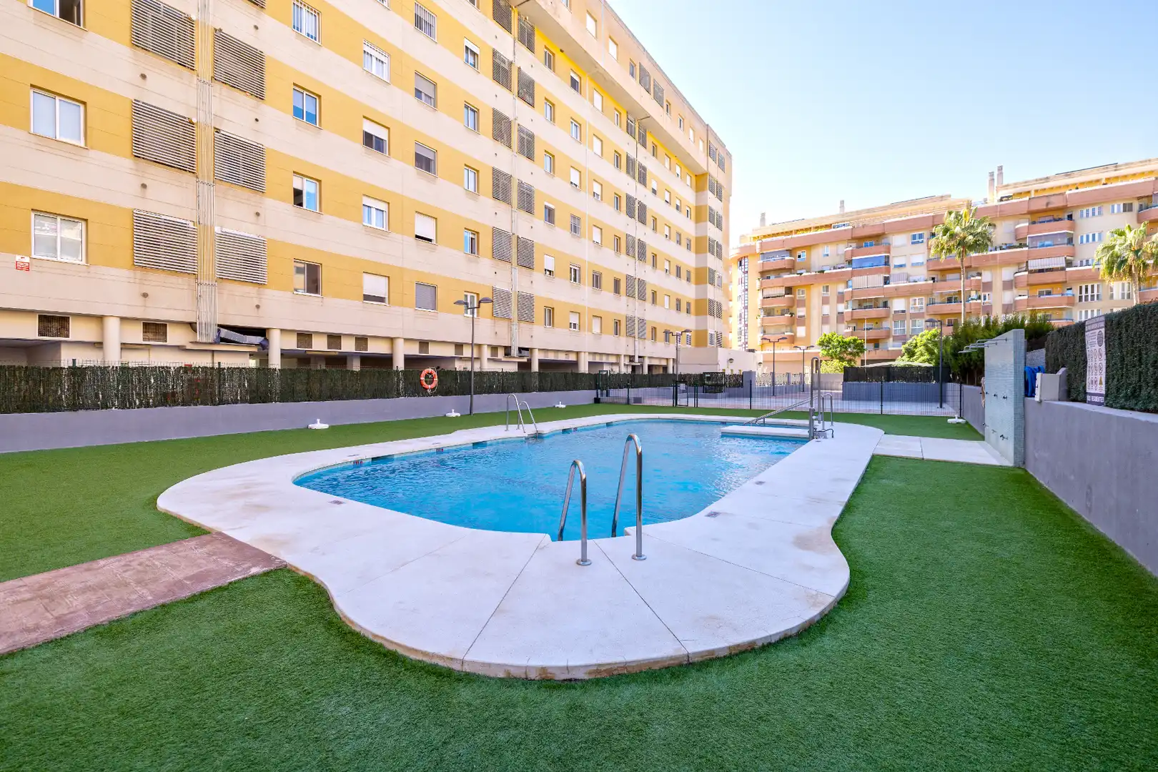 Piscina de Pis en venda en Málaga amb Aire condicionat, Calefacció i Terrassa