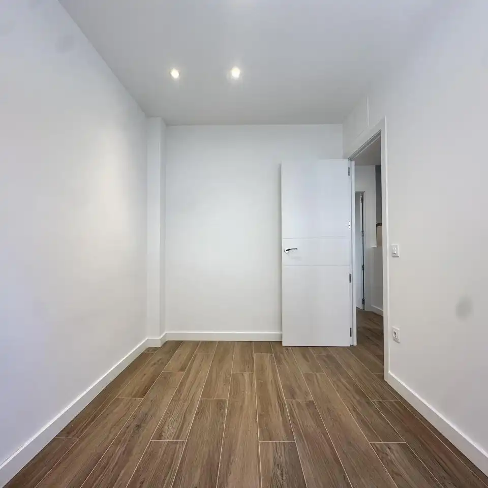 Schlafzimmer von Erdgeschoss zur Miete in Alcobendas mit Heizung
