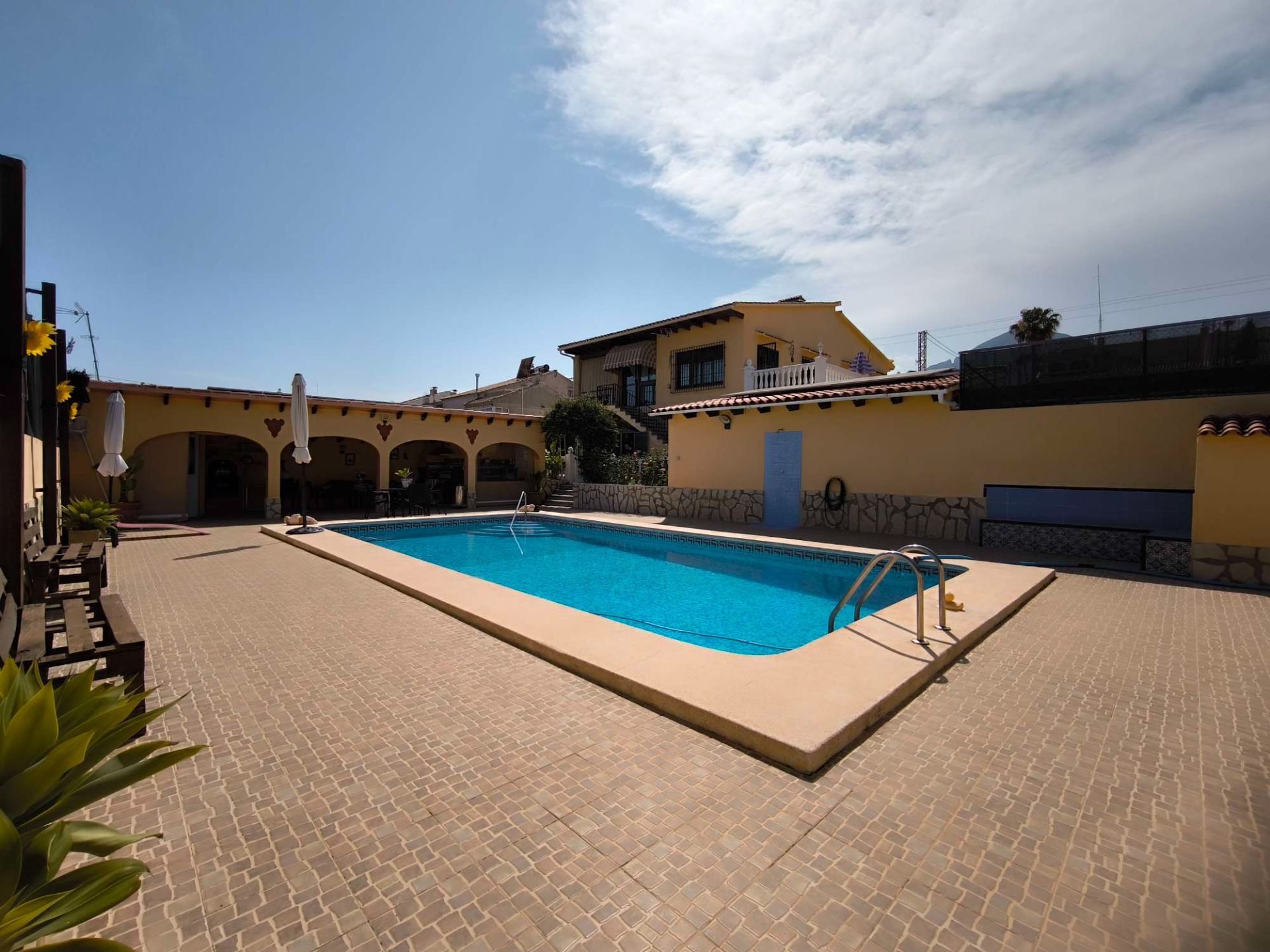 Swimming pool of House or chalet for sale in La Nucia  with Air Conditioner, Heating and Private garden