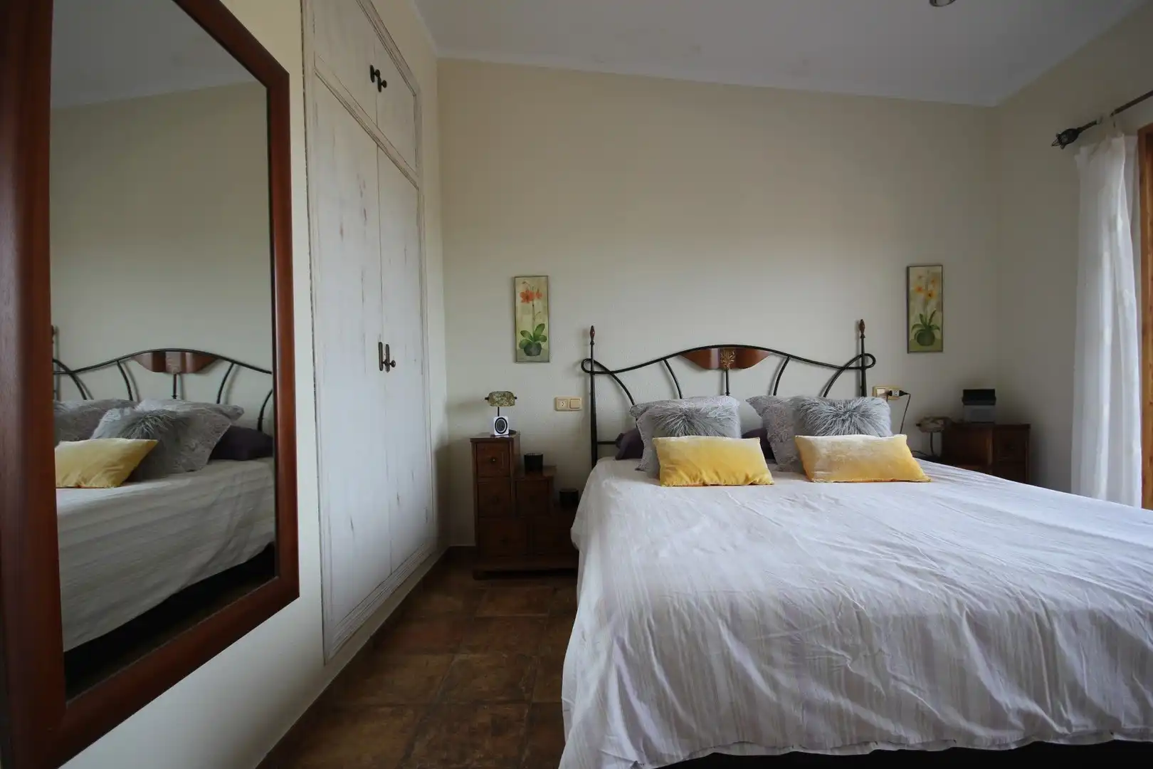 Habitación de Casa o chalet en venta en La Nucia con Aire acondicionado, Calefacción y Jardín privado