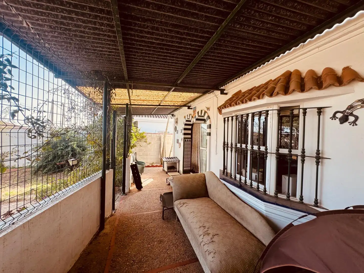 Terrasse von Haus oder Chalet zum Verkauf in Chiclana de la Frontera mit Klimaanlage, Privatgarten und Abstellraum