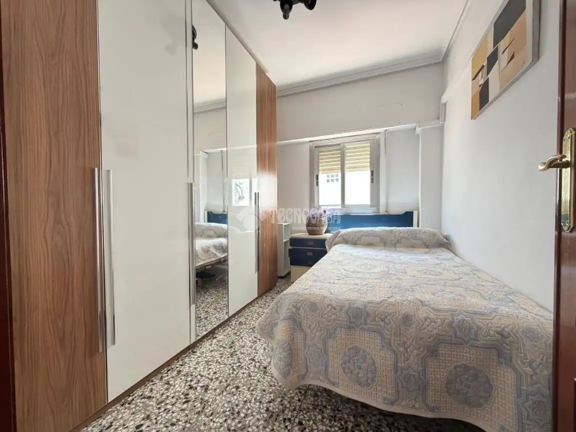 Habitación de Piso en venta en Xirivella con Terraza y Trastero