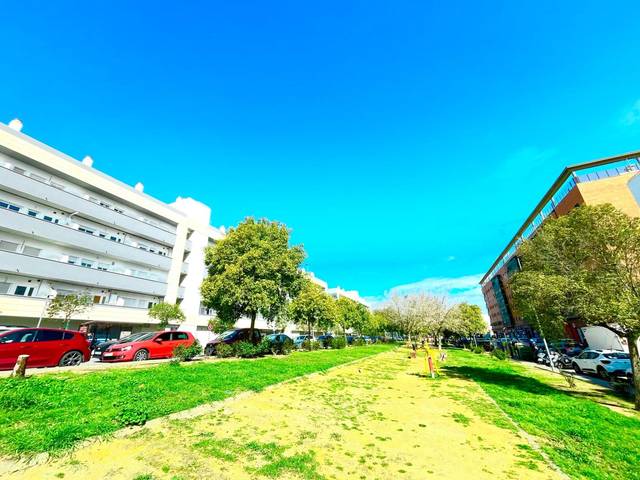Local comercial en Venta en  POETA MUÑOZ SAN ROMAN en Zona Nueva Camas - Marcelino Camacho