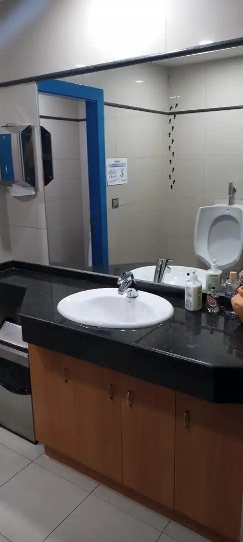 Baño de Oficina en venta en A Coruña Capital  con Aire acondicionado, Calefacción y Trastero