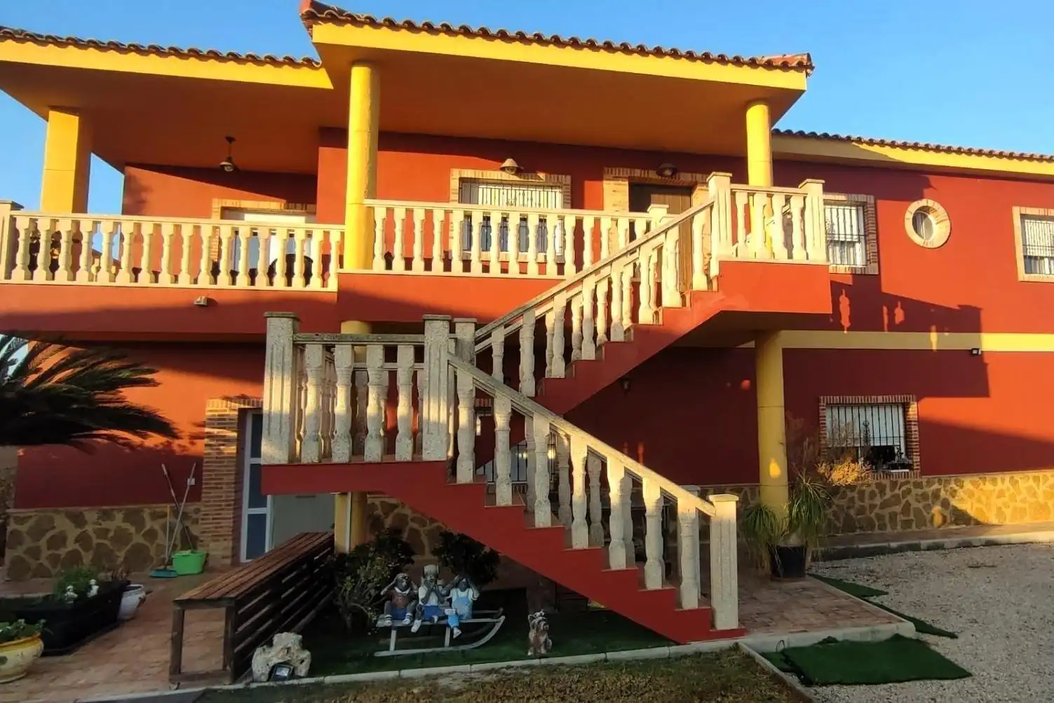 Vista exterior de Casa o xalet en venda en Orihuela amb Aire condicionat, Calefacció i Jardí privat