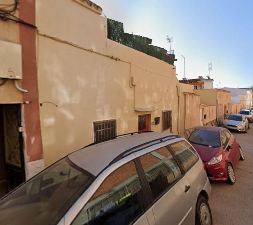 Vista exterior de Casa o xalet en venda en Cornellà de Llobregat