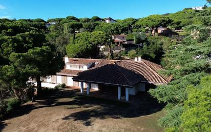 Jardí de Casa o xalet en venda en Sant Andreu de Llavaneres amb Piscina