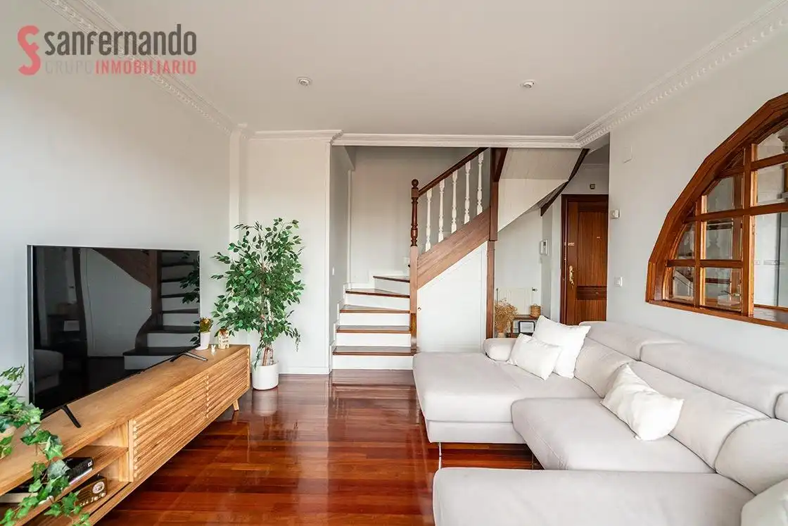 Wohnzimmer von Maisonette zum Verkauf in Santander mit Heizung und Balkon