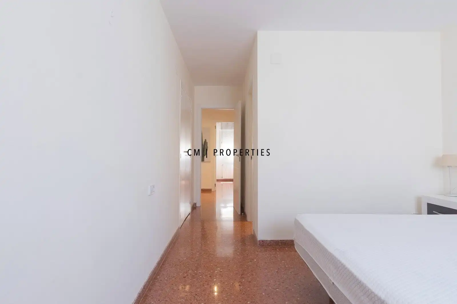 Wohnung zur Miete in Valencia mit Klimaanlage, Heizung und Terrasse