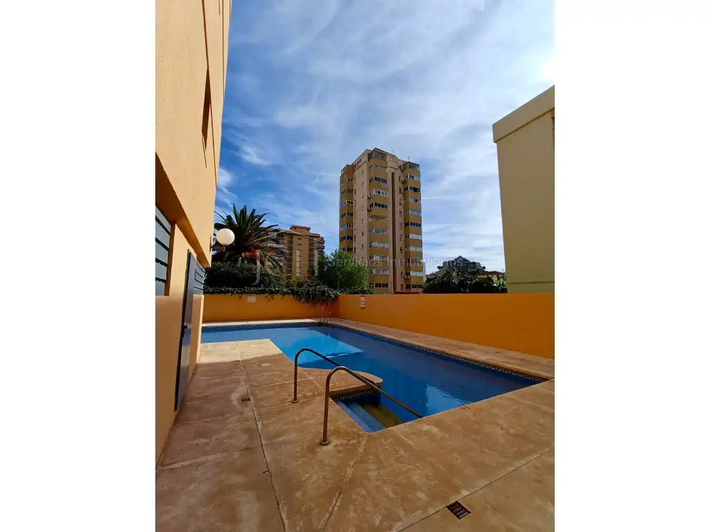 Piscina de Pis en venda en Fuengirola amb Jardí privat, Terrassa i Piscina
