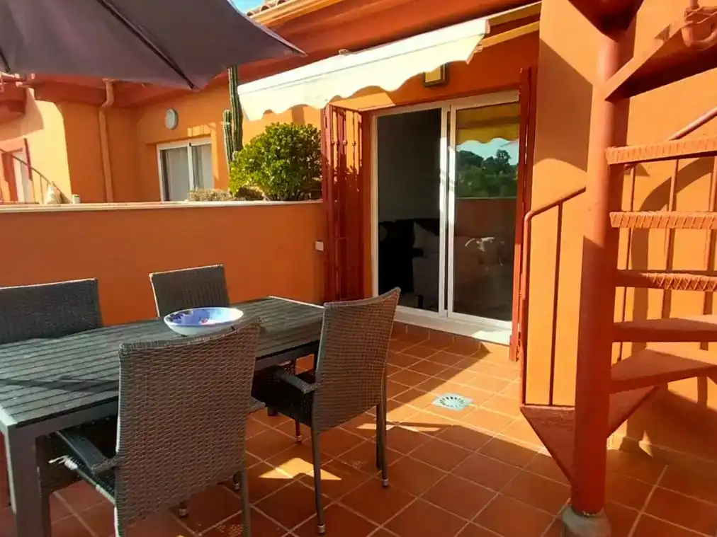 Terrasse von Wohnung zur Miete in Marbella mit Klimaanlage, Privatgarten und Schwimmbad