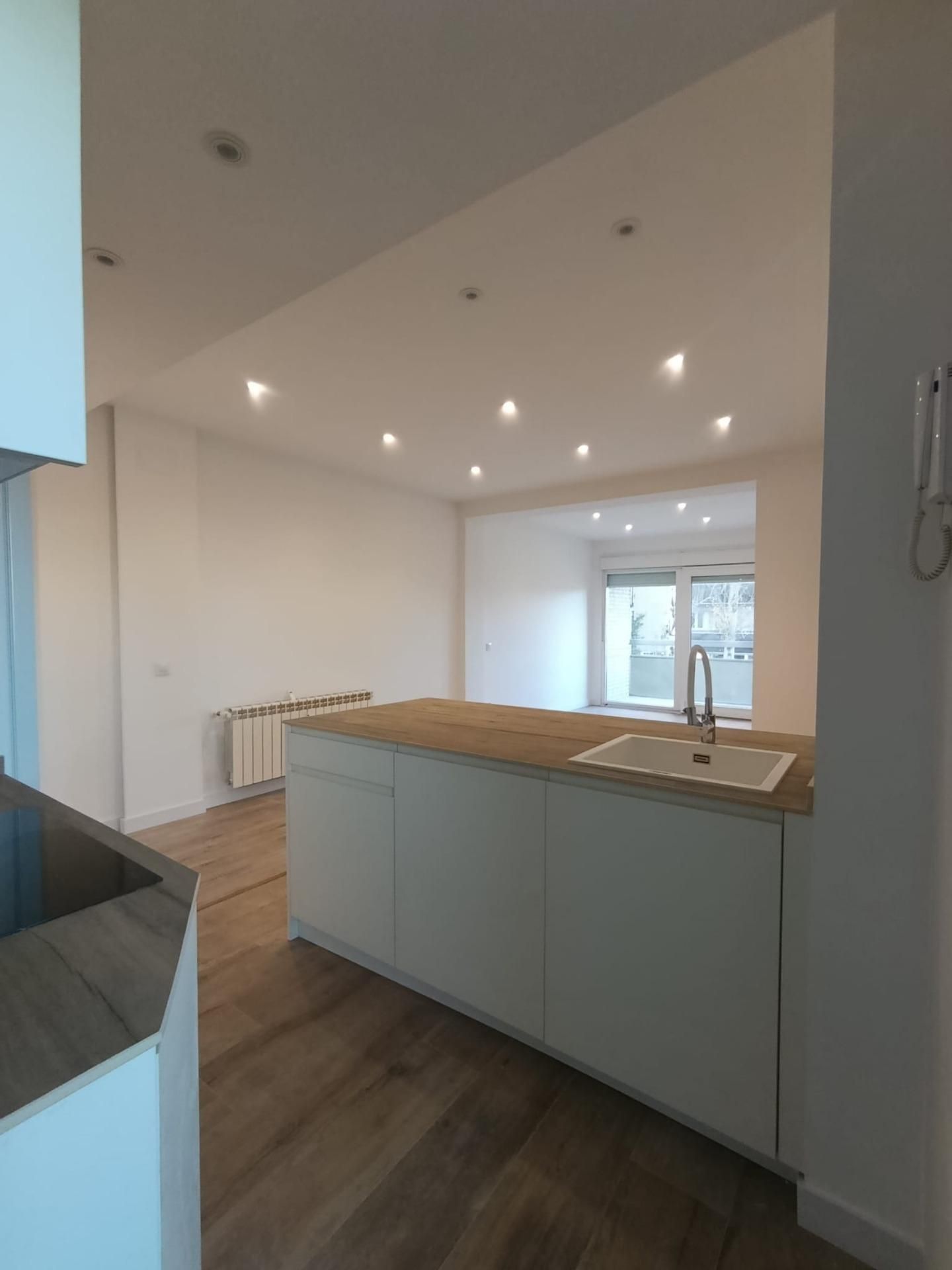 Cuina de Pis de lloguer en Majadahonda amb Aire condicionat, Calefacció i Jardí privat