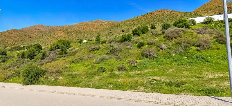 Terreny rústic en venda a Casares pueblo