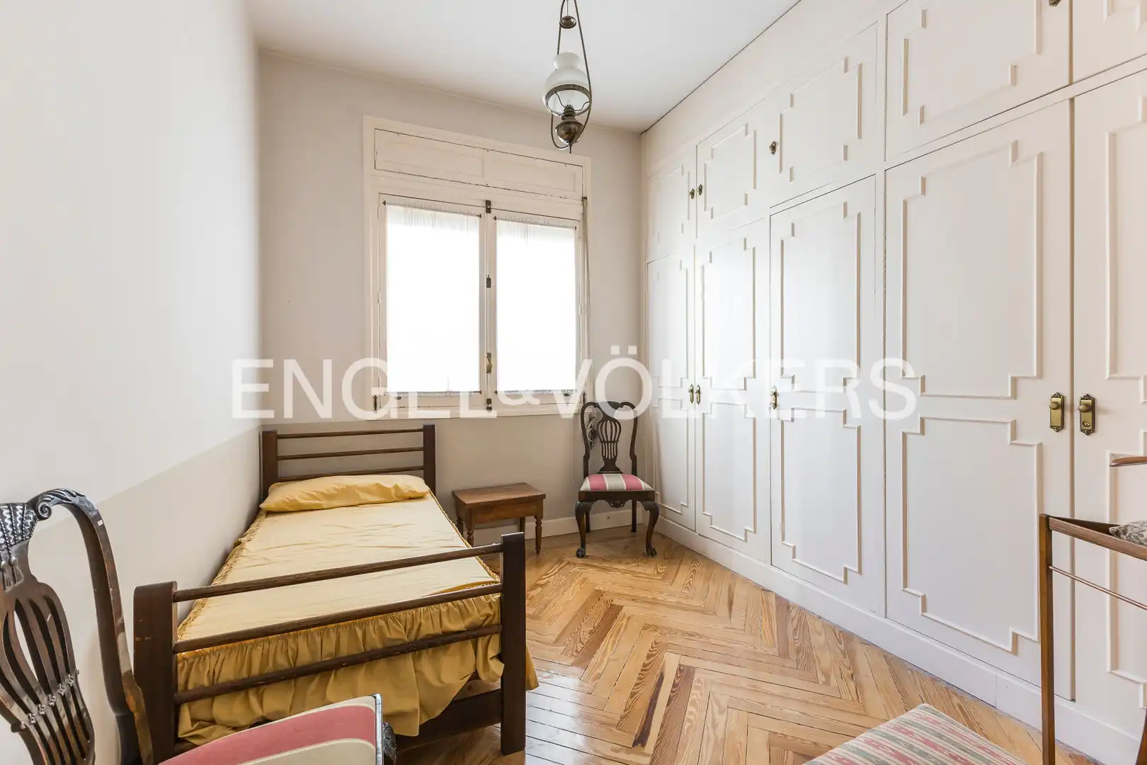 Bedroom of Flat for sale in Madrid  with Air Conditioner, Heating and Storage room