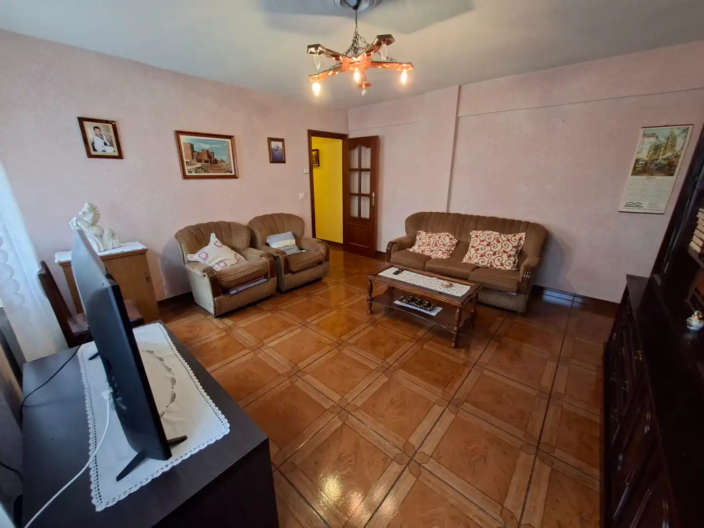 Living room of Flat for sale in Avilés  with Heating, Terrace and Furnished