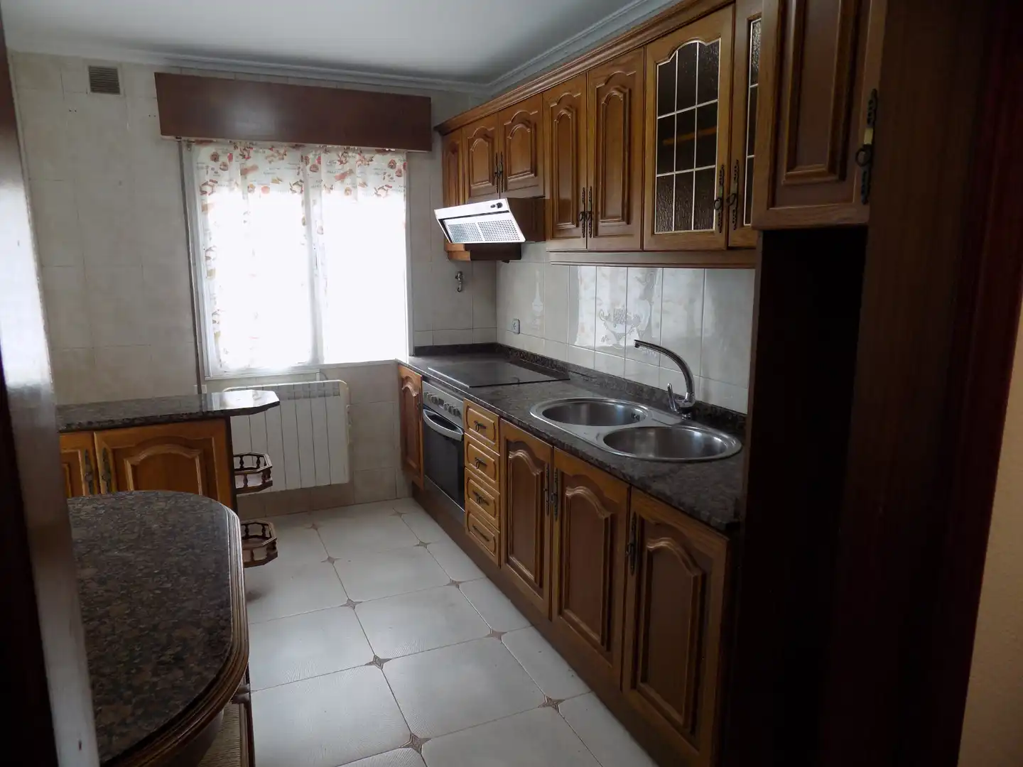 Cocina de Piso en venta en Gijón  con Calefacción y Terraza
