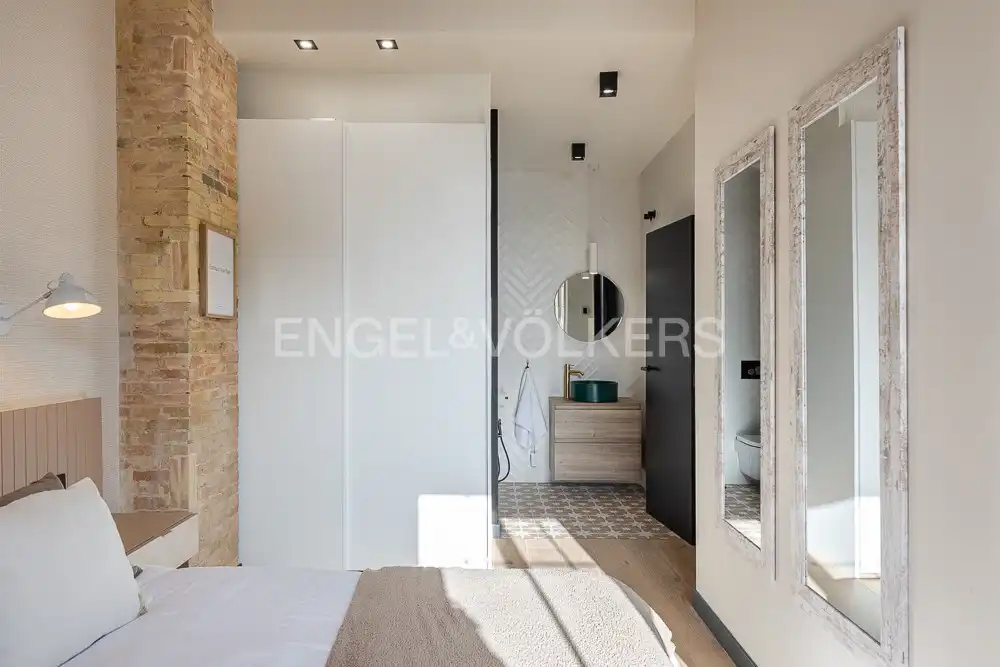 Bedroom of Flat for rent in Valencia  with Air Conditioner, Heating and Terrace