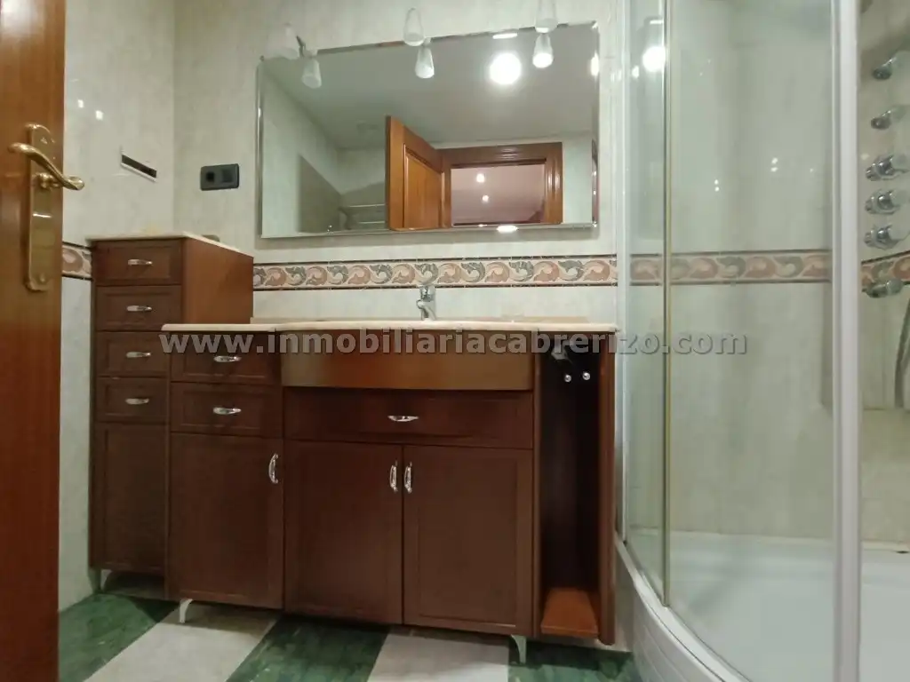 Flat for sale in Calle Rodrigo de Arriaga Mendo, Residencia